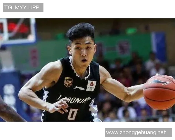 扛起进攻大旗！高诗岩半场12中7砍下18分