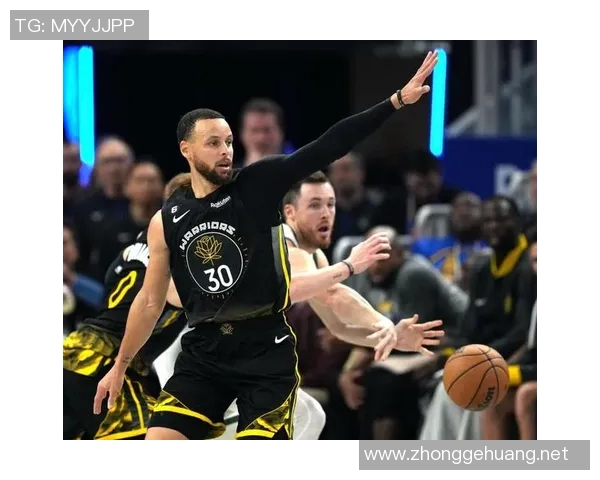 勇士120-113力克雄鹿 多名球员表现亮眼 理查德表现欠佳需调整